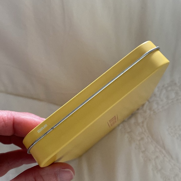 Free with purchase of any paid item. Burt’s Bees yellow tin with 🐝 bee. - Picture 7 of 13